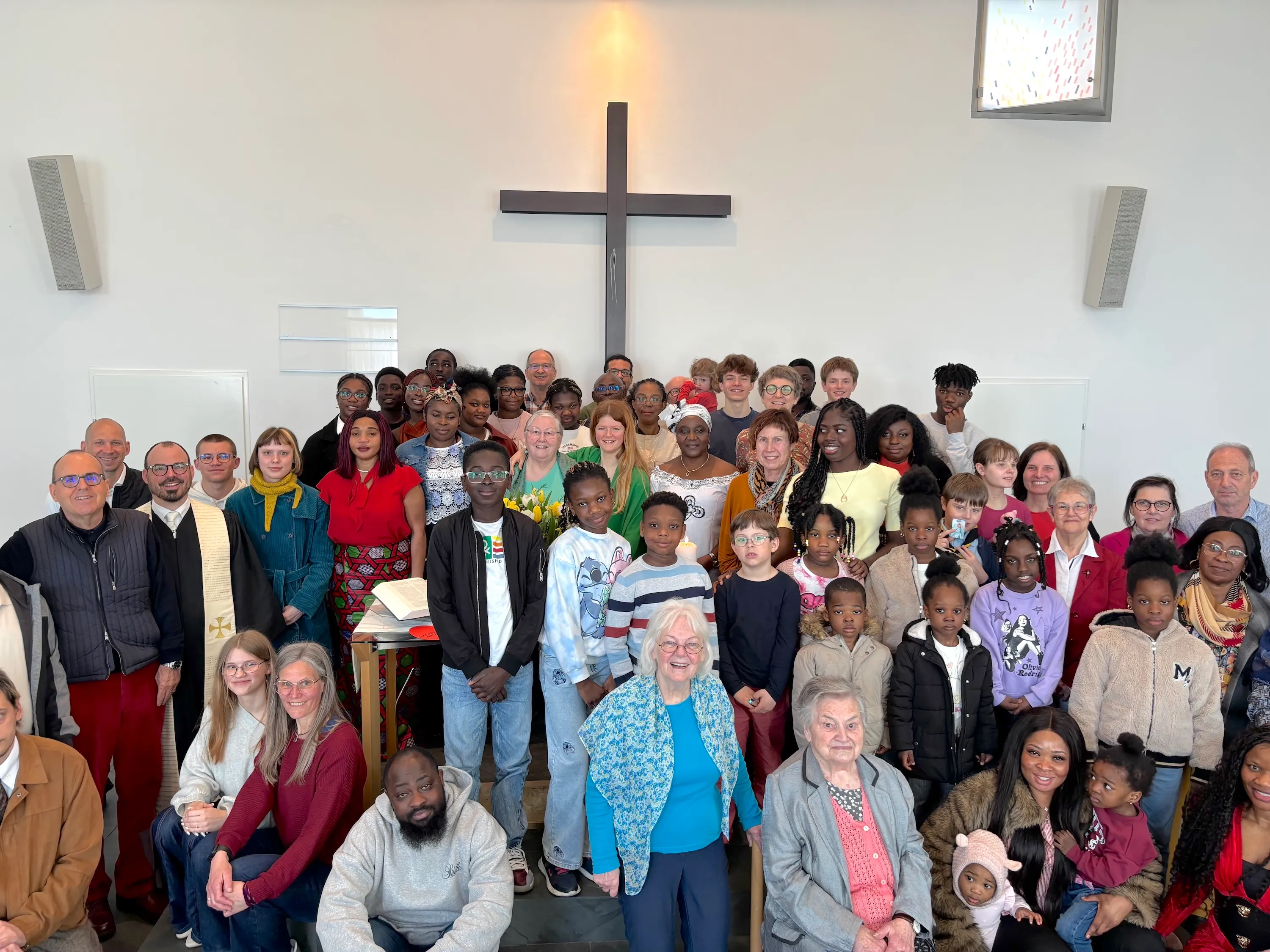 Gemeindefoto im Kirchenraum Ostern 2017