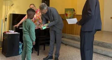 Die Gemeinde gratuliert Pastor Stefan