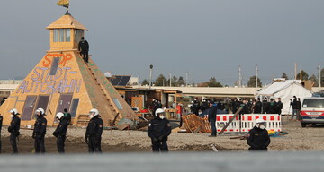 Das Protestcamp mit der “Pyramide” wird geräumt