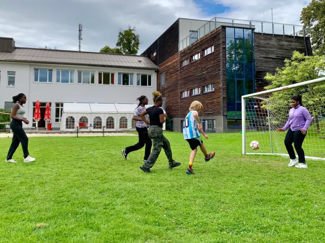 Die Linzer Jugendlichen fordern Messi ordentlich